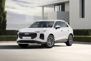 AUDI Q3 e-hybrid Business S tronic 200kW