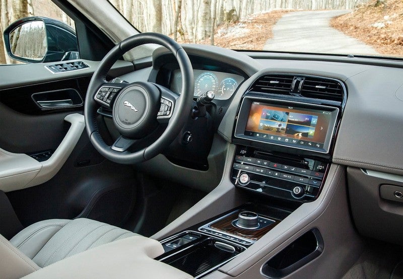 F-Pace 2.0i4D Portfolio RWD 163