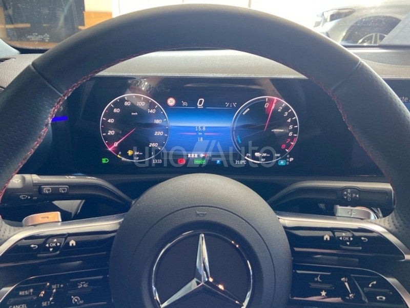250 e Compacto con tecnología híbrida EQ