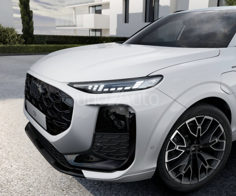 Q3 e-hybrid Black Line S tronic 200kW