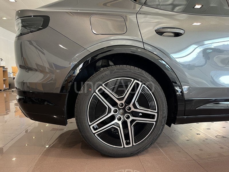 Capri RWD Rango Extendido Premium 77kWh