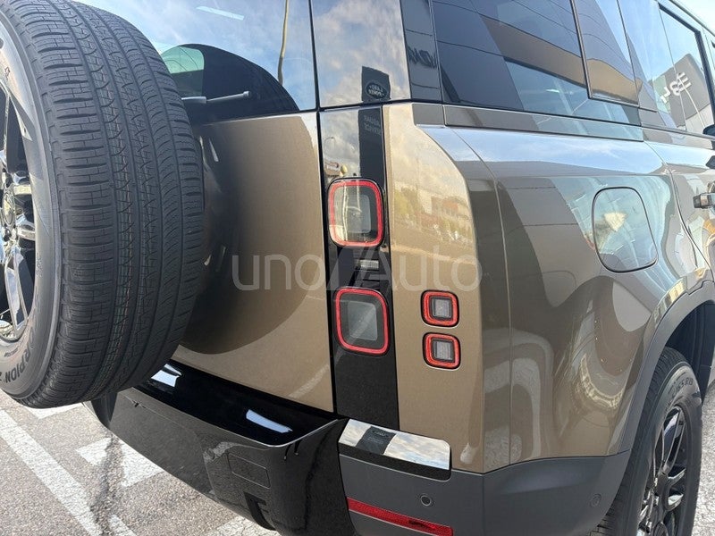 Defender 110 3.0D l6 MHEV S AWD Aut. 250
