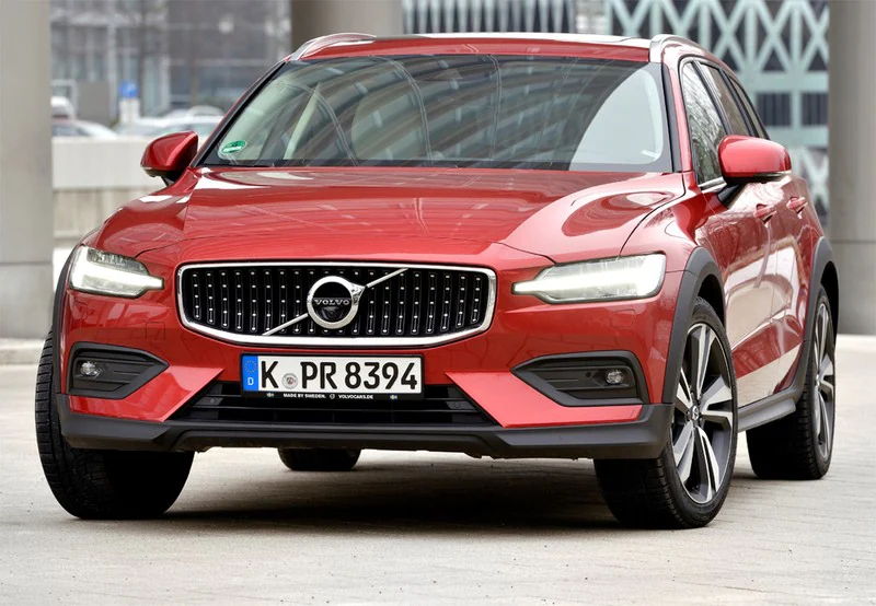 V60 Cross Country B5 Ultimate Bright AWD Aut. 250