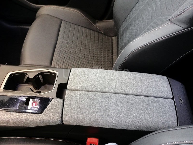 3008 Hybrid Allure Exclusive eDCS6 145