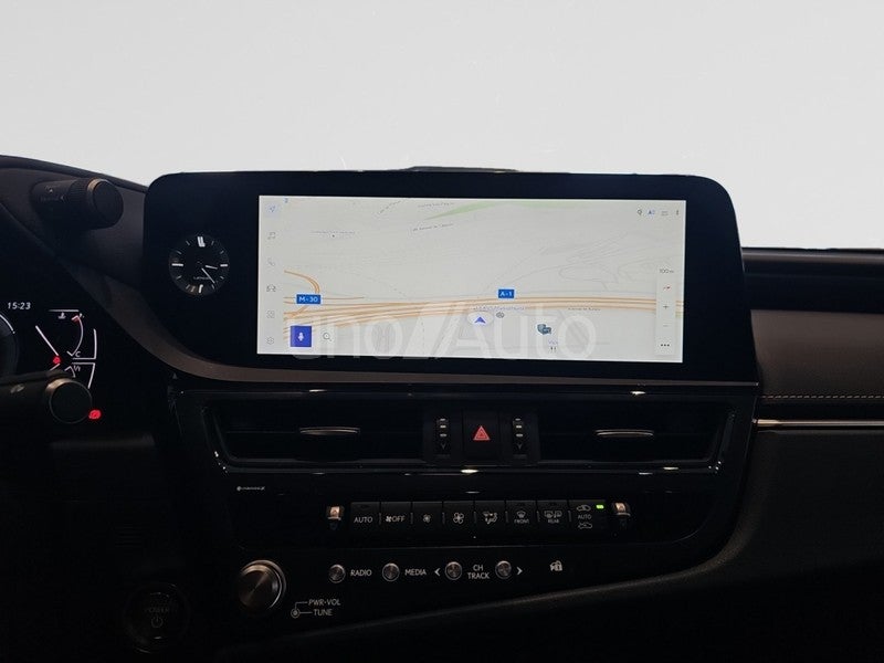 ES 300h Premium