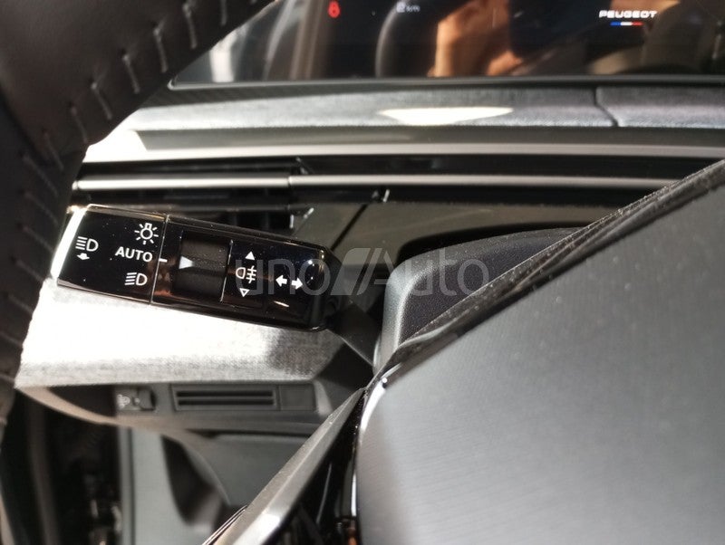 5008 Hybrid 136 Allure eDCS6