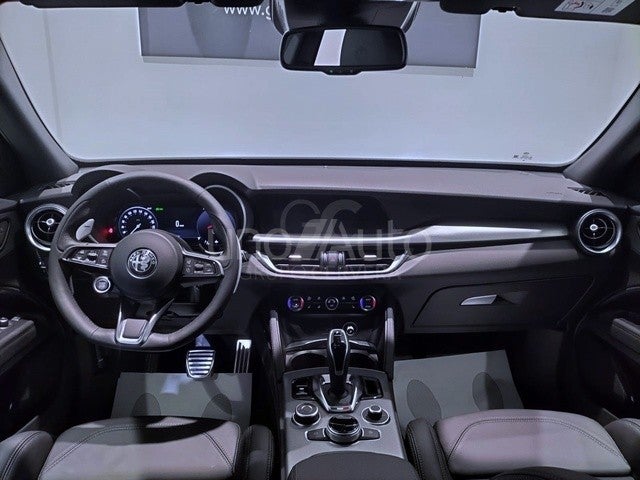 Stelvio 2.2 Veloce Q4 210 Aut.