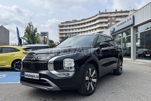 MITSUBISHI Outlander PHEV PHEV 4WD Kaiteki+