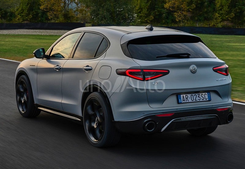 Stelvio 2.2 Sprint RWD Aut. 160