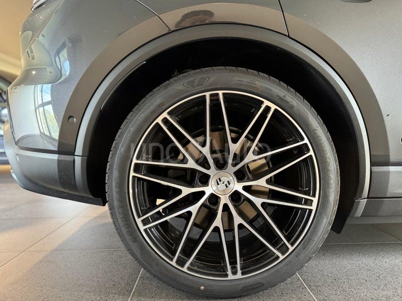 Macan 4