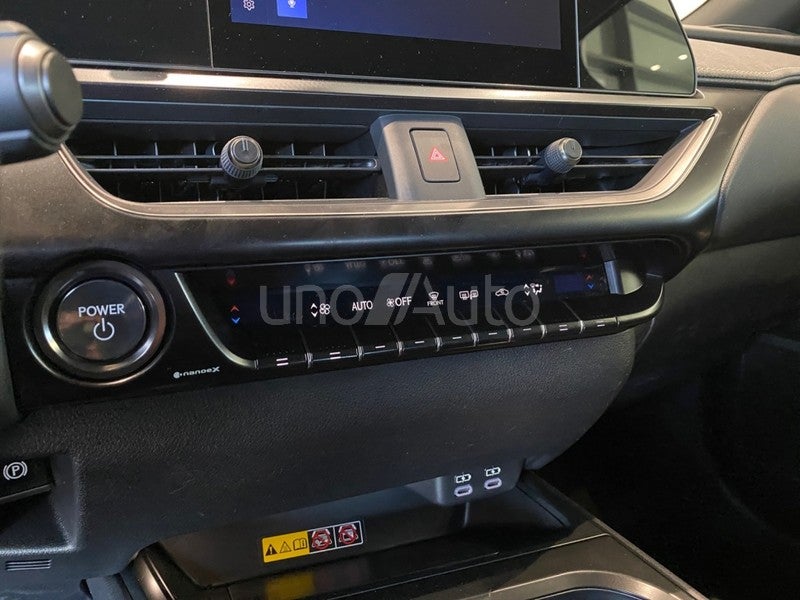 UX 300h F Sport 2WD