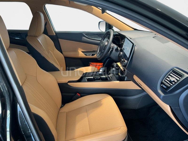 NX 450h+ Premium+ 4WD