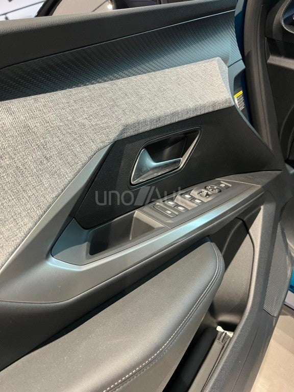 3008 Hybrid 136 Allure eDCS6