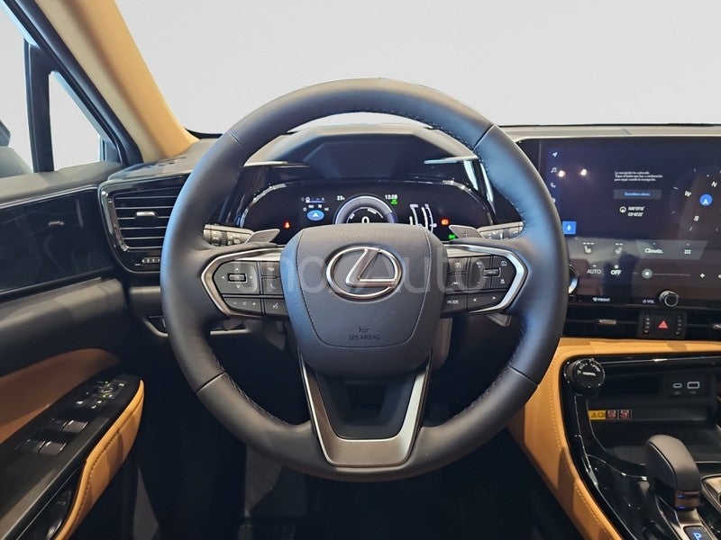NX 450h+ Premium+ 4WD