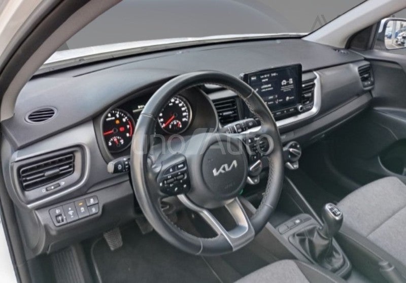 Stonic 1.0 T-GDi MHEV Concept 100