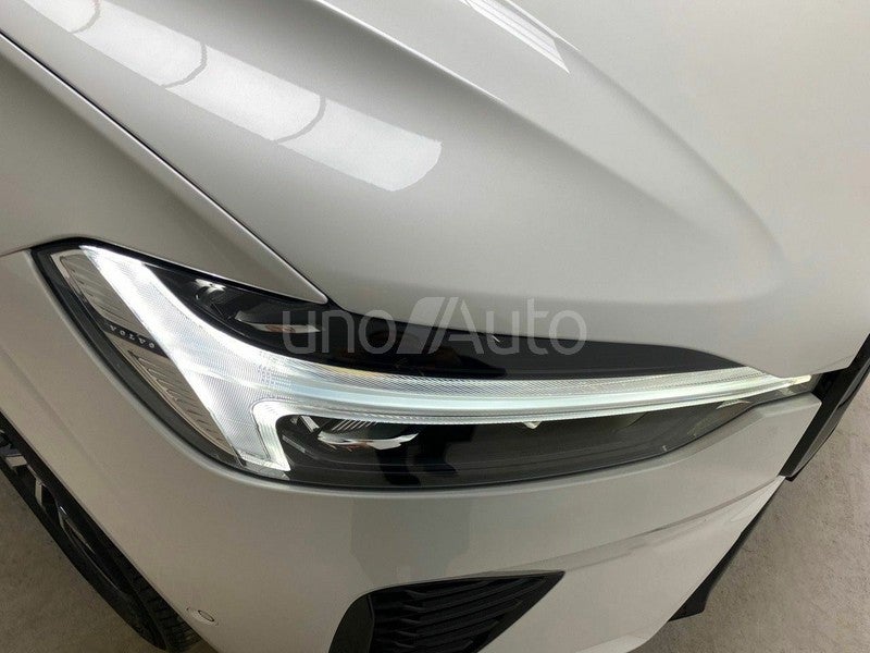 2.0 B5 G AWD Plus Dark Auto