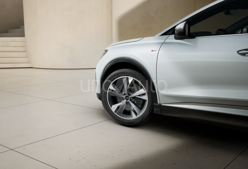 Q4 e-tron 45 Genuine edition 82KWh