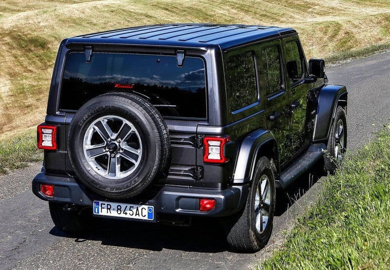 Wrangler Unlimited 2.0T GME Sahara 8ATX