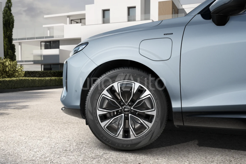 Q3 e-hybrid Advanced S tronic 200kW