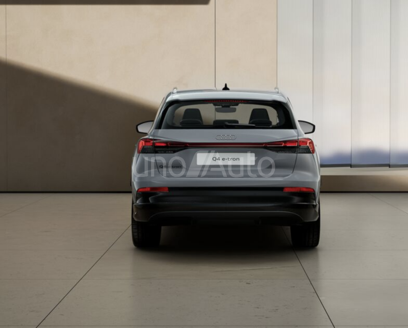 Q4 e-tron Business 150kW 63KWh