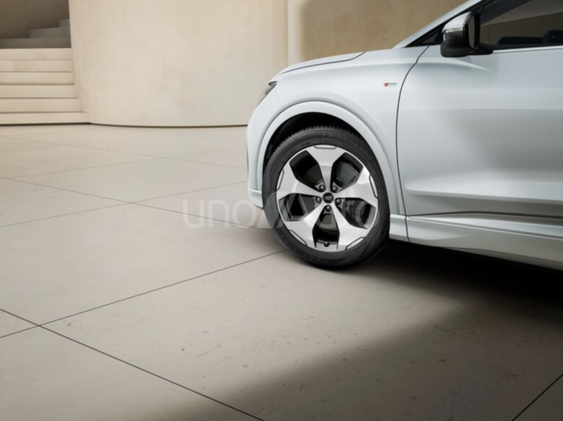 Q4 e-tron S line 150kW 63KWh