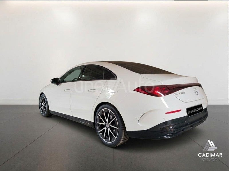 CLASE CLA 180 con tecnología híbrida
