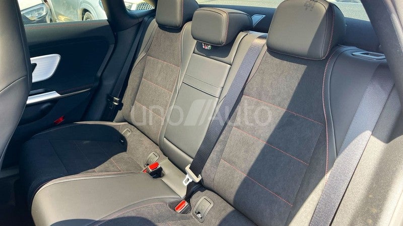CLA CLA 180 con tecnología híbrida