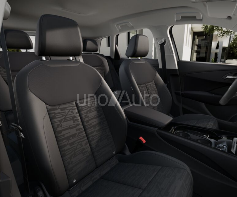 Q3 e-hybrid Business S tronic 200kW