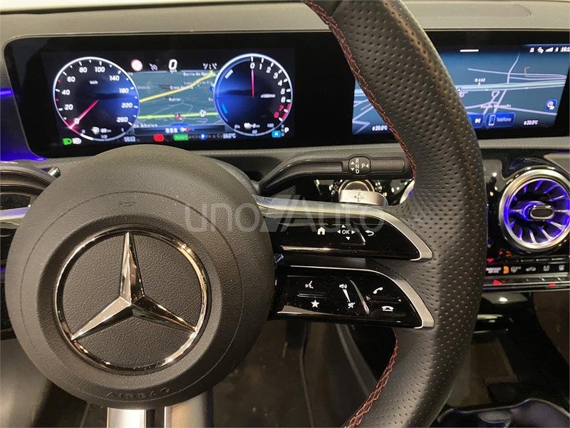 CLASE A 250 e con tecnología híbrida EQ Sedán