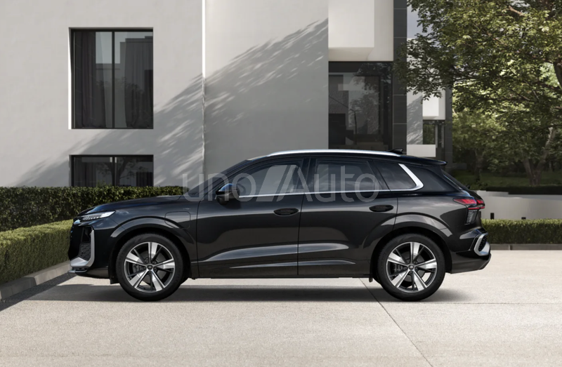 Q3 e-hybrid S Line S tronic 200kW