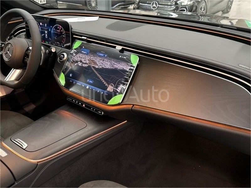 CLASE E 300 de berlina con tecnología híbrida EQ