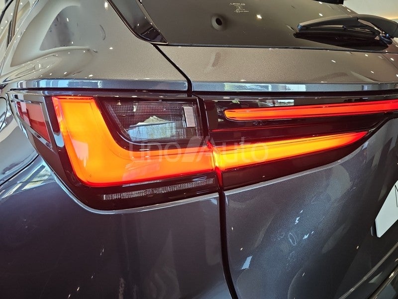 NX 450h+ Premium+ 4WD