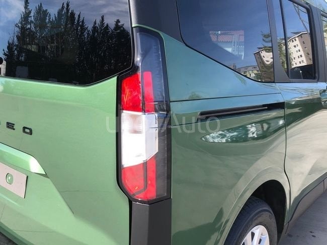Tourneo Courier 1.0 Ecoboost Titanium