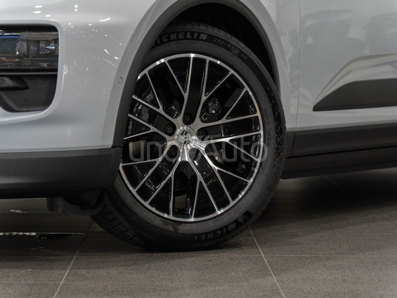 Macan 4