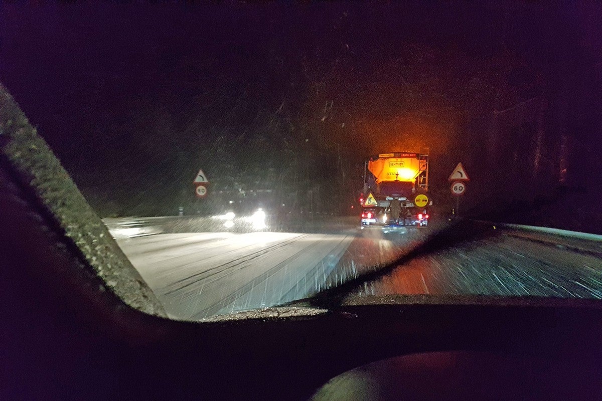 Increasing the safety distance is a priority on snow.