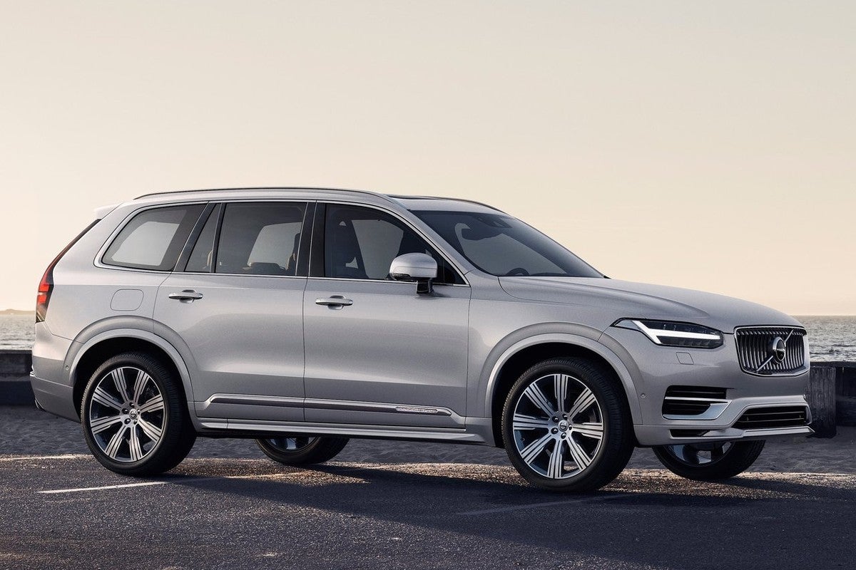 El Volvo XC90 acaba de recibir un restyling.