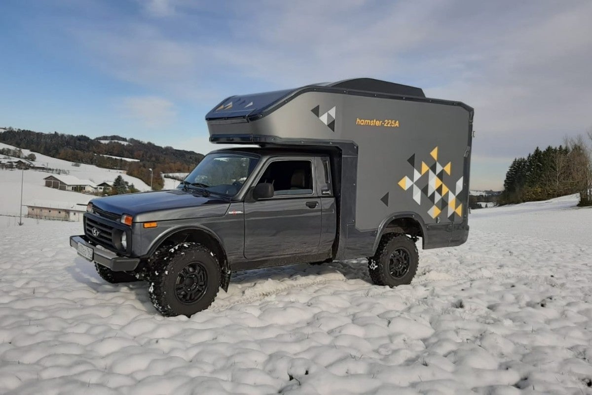 Caravana Lada Niva