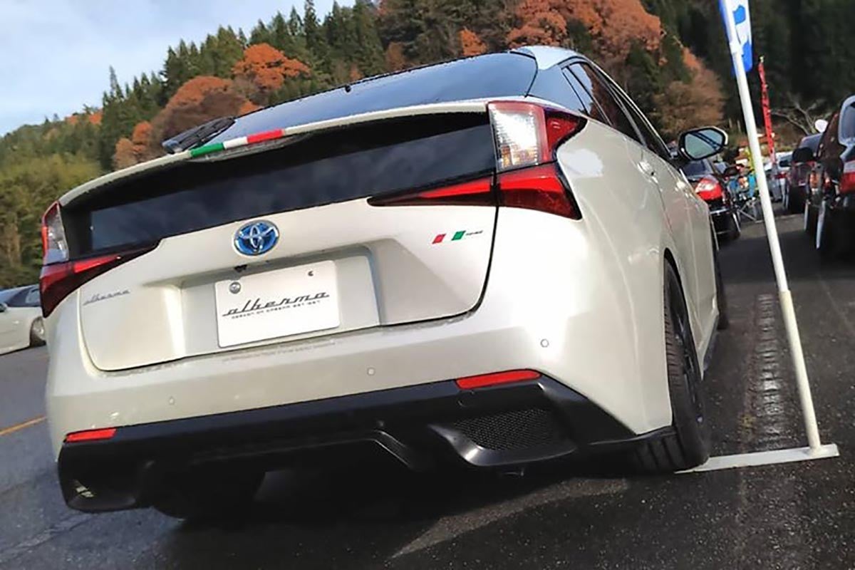 Trasera del Albermo Toyota Prius