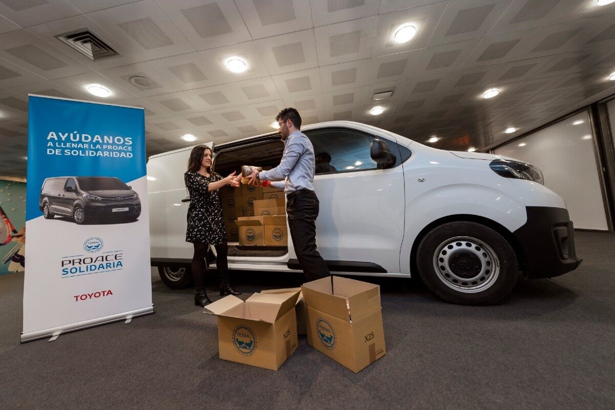 Toyota entrega 10 toneladas de alimentos a los más necesitados por la