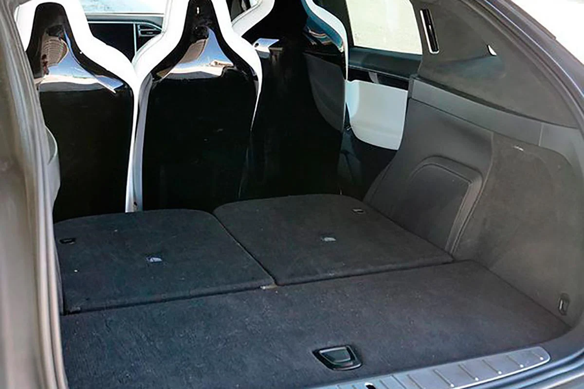 En términos absolutos, el Tesla Model X cuenta con el maletero más capaz.