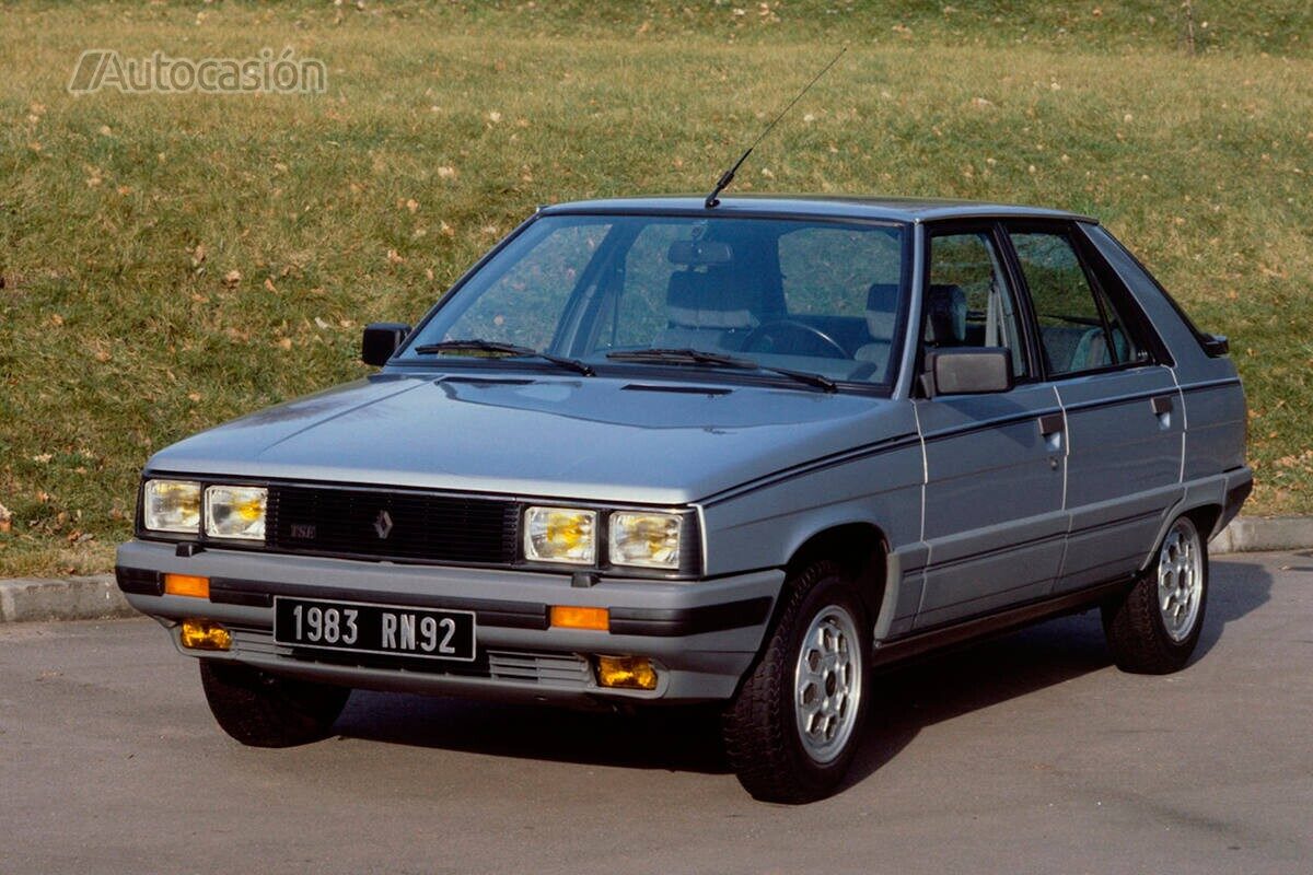 El Renault 11 tenía varios elementos típicos de Opron como los faros múltiples y la cúpula trasera.