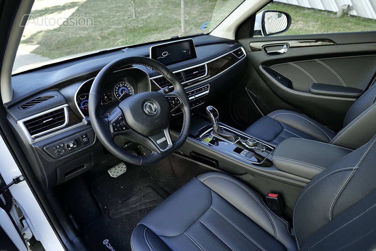 El salpicadero es el de un BMW de hace algunos años.