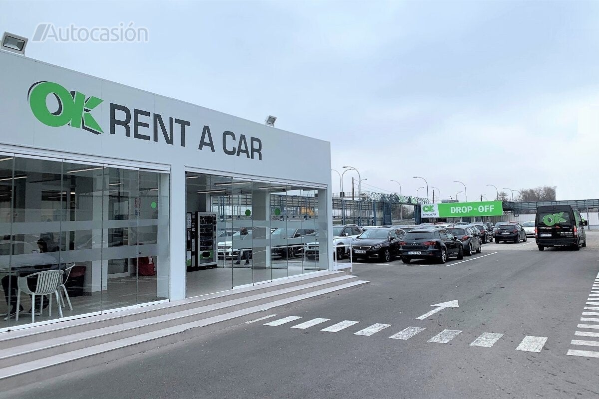Por qué este verano te costará más alquilar un coche en vacaciones