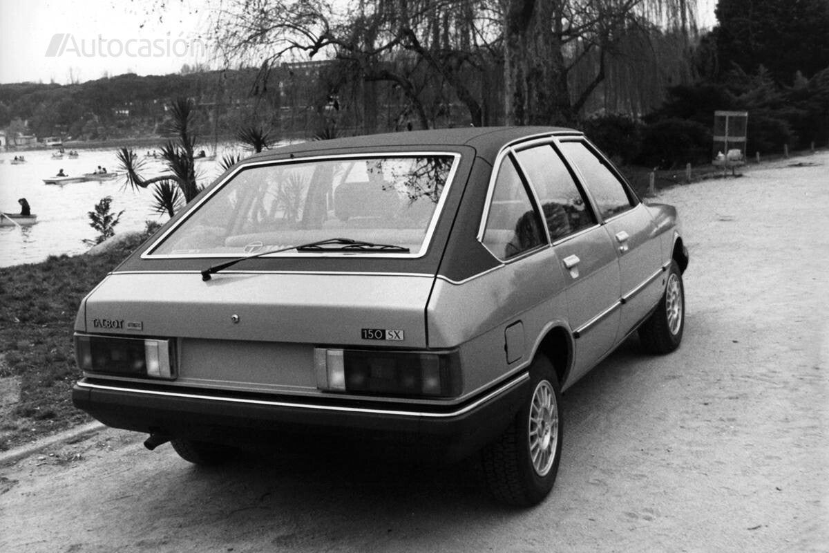 Las versiones más lujosas tenían el techo en vinilo y cambio automático.