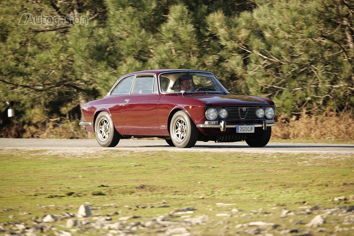 El Alfa Romeo 2000 GTV estaba mejor equipado y sus prestaciones eran mejores que las de algunos Porsche 911 contemporáneos.