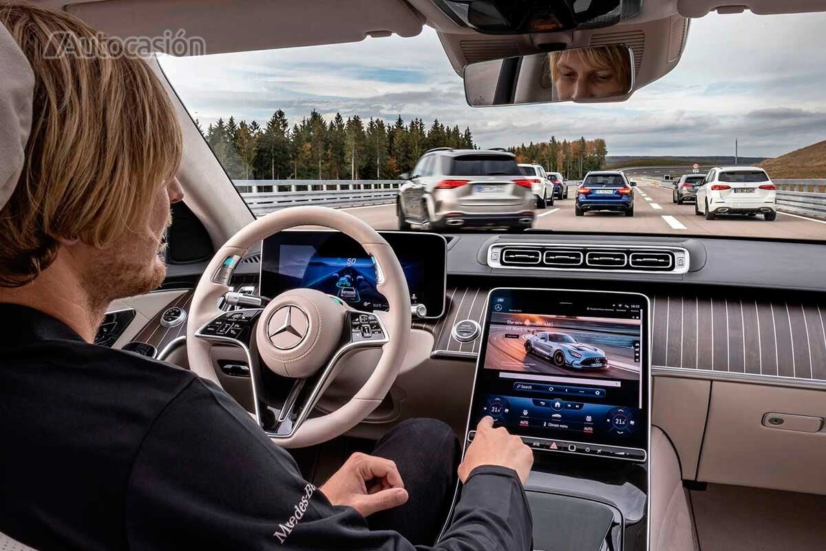 Mercedes, the first to obtain permission for autonomous driving level 3