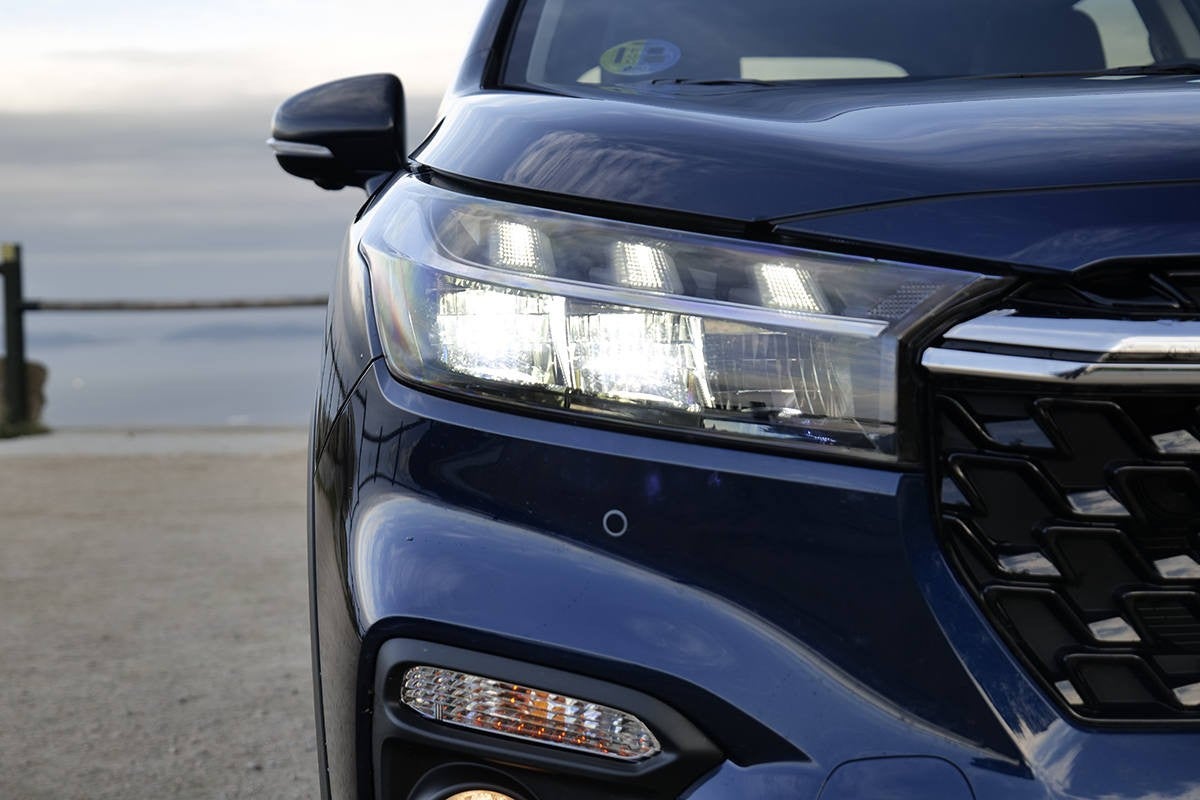 Los faros son full led y tenemos suficientes ADAS.