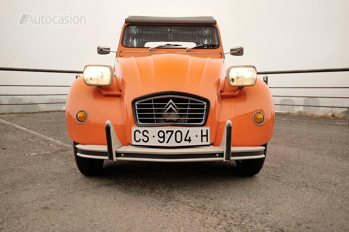 El sencillo 2CV es uno de los coches más influyentes del siglo XX.
