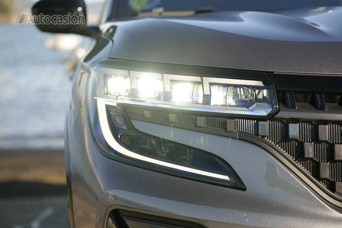 Los faros full led tienen una luz correcta.