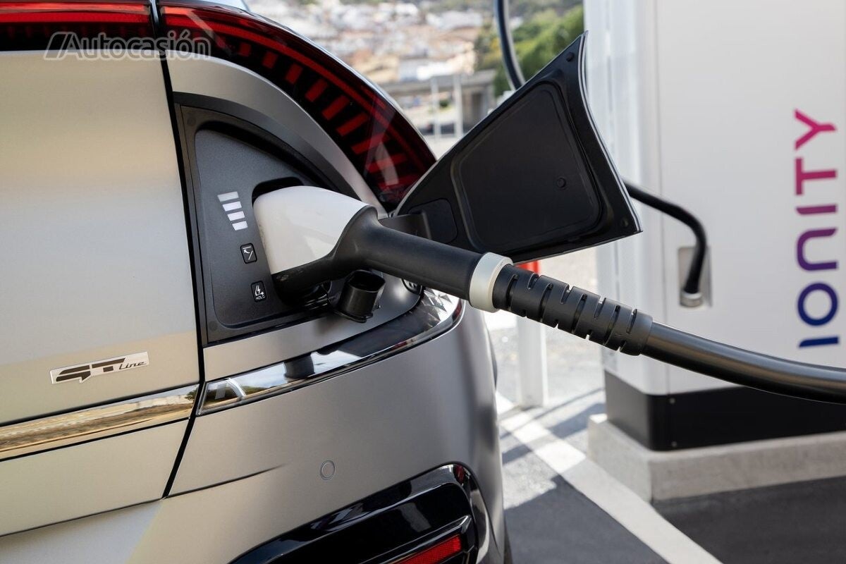 No hay marcha atrás: Europa prohíbe los coches de combustión para 2035... ¿Y ahora qué?
